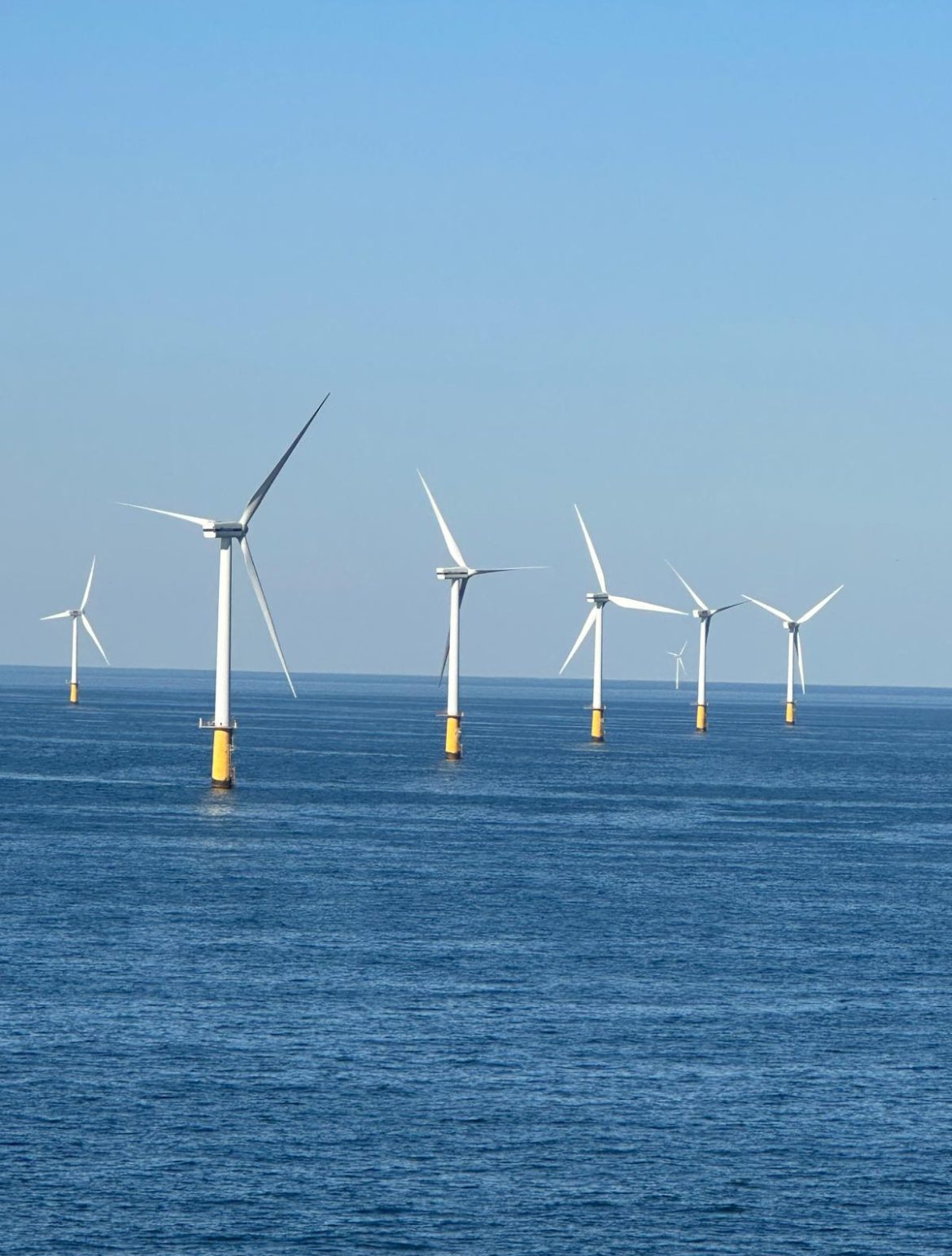 wind-turbins-sea-scotland wind-turbins-sea-scotland